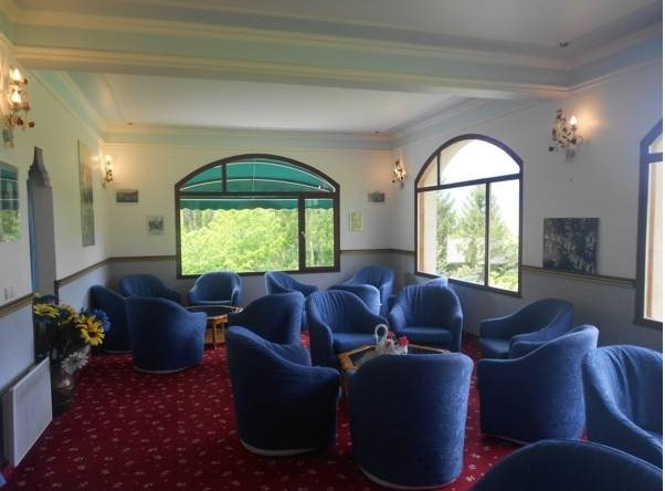 Hotel Restaurant Les Barnieres, 吉耶斯特尔 — 照片 1