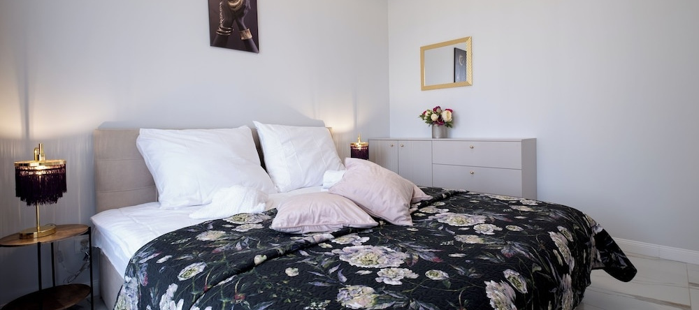 Apartamenty Sun & Snow Żeglarska, Zywiec — photo 1