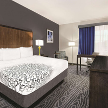 La Quinta Inn & Suites By Wyndham Mercedes Outlet Mall, Мерседес — фото 5