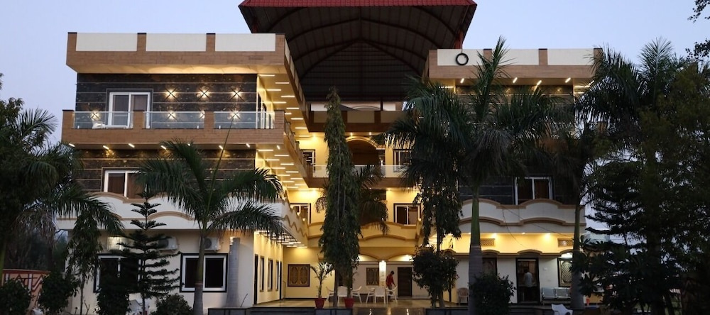 Ishwar Nain Hotel, Деогарх — фото 1