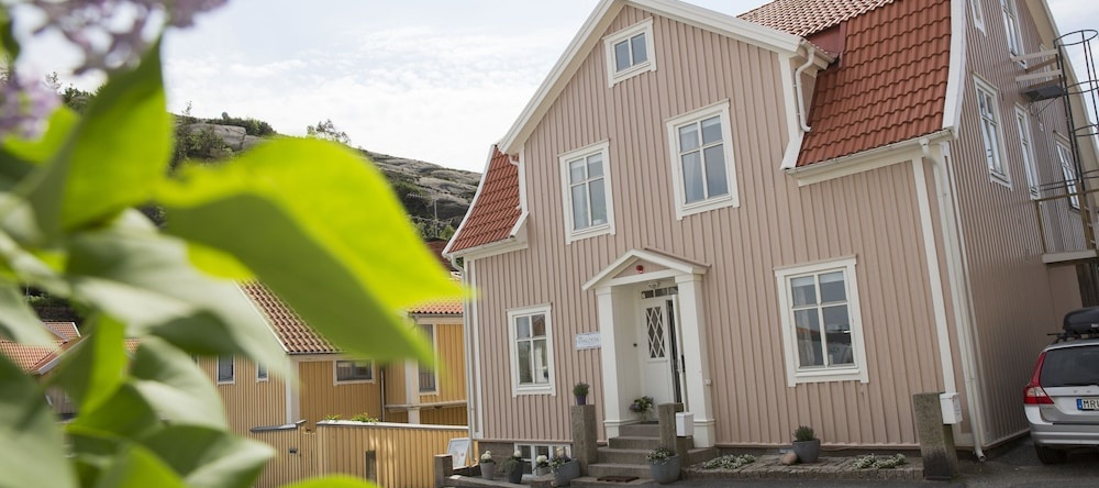 Villa Evalotta Logi i Fjällbacka, 塔努姆斯海德 — 照片 1