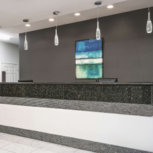 La Quinta Inn & Suites By Wyndham Mercedes Outlet Mall, Мерседес — фото 2