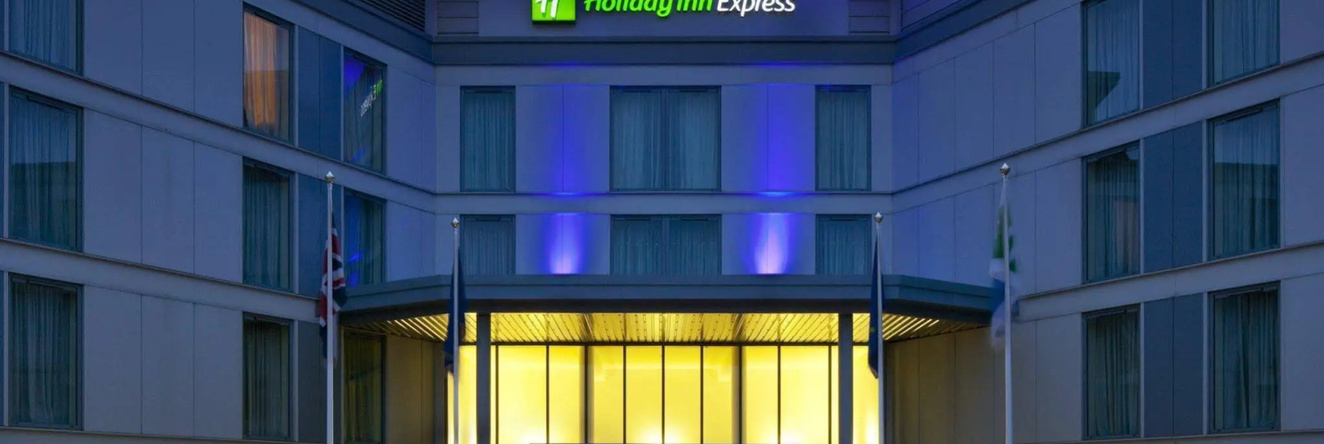 Holiday Inn Express London Stansted Airport By Ihg, Станстед-Маунтфитчет — фото 1