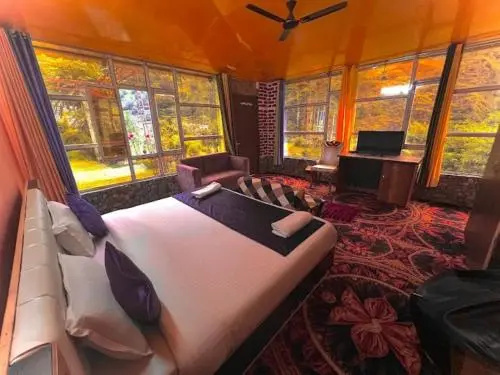 Kedar River Retreat , Sitapur, 凯达尔纳特 — 照片 1