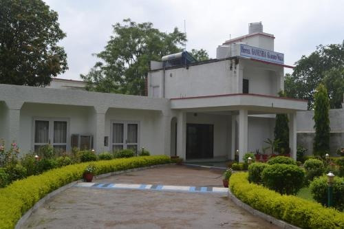 Hotel Ganesha Garden Villa Khajuraho, Кхаджурахо — фото 1