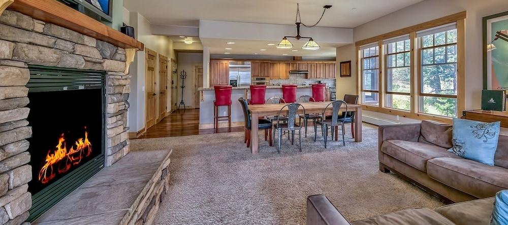 R114 Timber Ridge - 3 Br Townhouse, 柯克伍德 — 照片 1