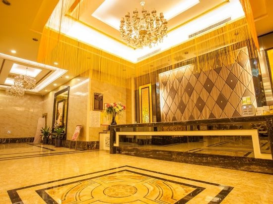 Li Gang Crown Hotel, Wuzhou — photo 1