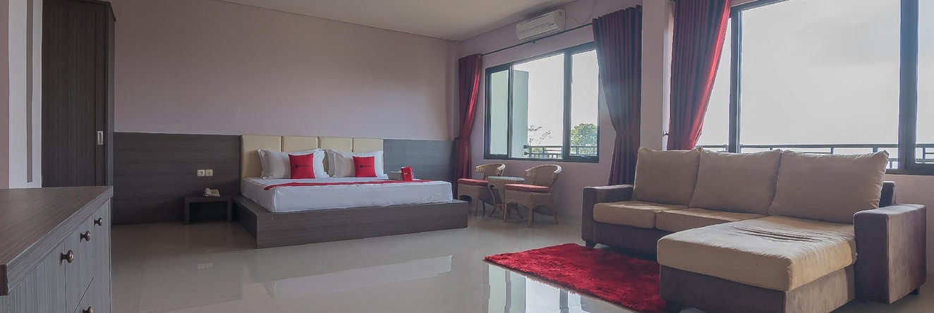 RedDoorz Premium @ Fafa Hills Resort Puncak, Sukaraja — photo 1