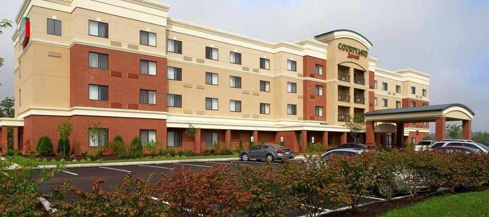 Courtyard Pittsburgh Greensburg, Грейпвилл — фото 1