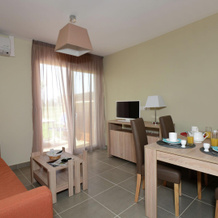 Cozy holiday home with terrace surrounded by vineyards, 萨莱勒多德 — 照片 2