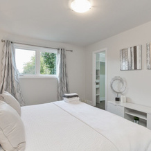 QuickStay - Stunning 4bdrm House in Vaughan, 旺 — 照片 5
