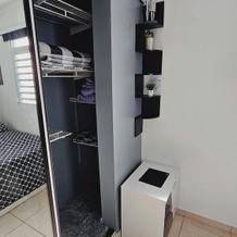 Cozy and Modern Apartment Black & White With Jacuzzi on Terrace, 古拉博 — 照片 3