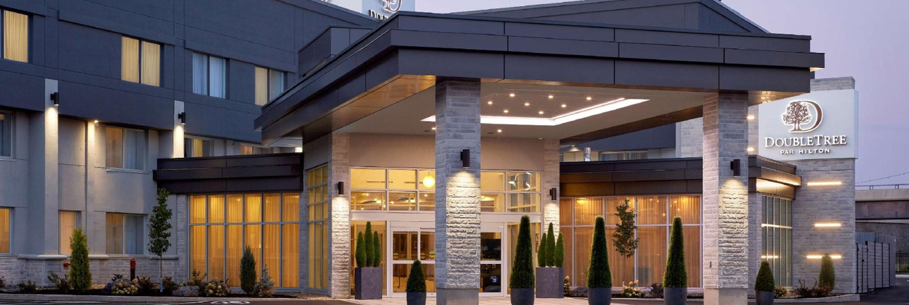 DoubleTree by Hilton Montreal Airport, 多瓦尔 — 照片 1