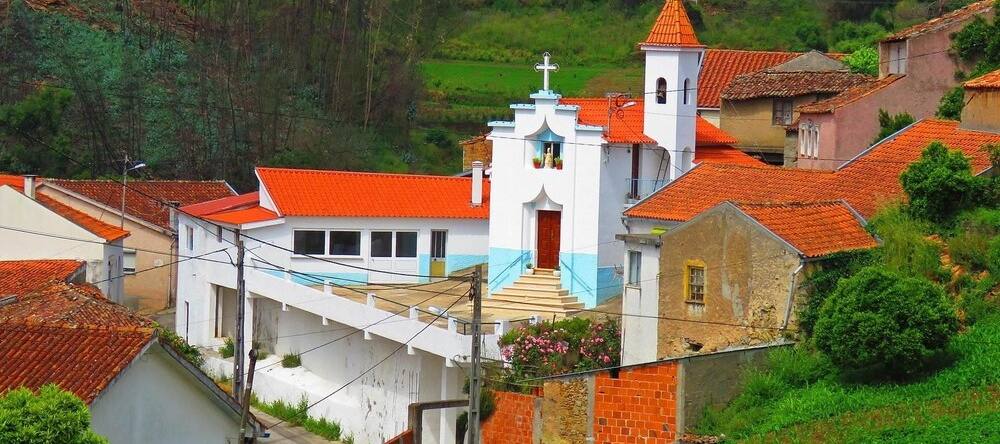 House With one Bedroom in Vale de Colméias, With Furnished Terrace and, 米兰达-杜科武 — 照片 1