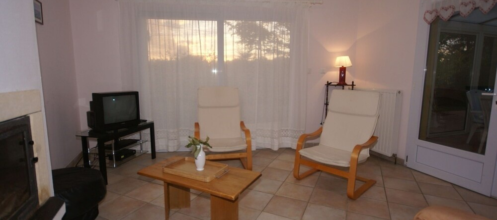 Modern Holiday Home in Belves with Swimming Pool, Belves — photo 1