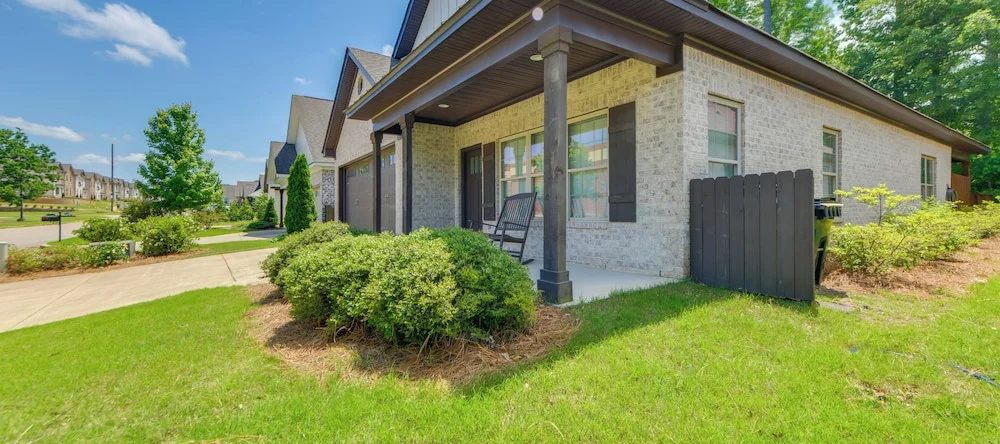 3 Mi to Campus: Auburn Home w/ Deck + Fire Pit, Auburn — photo 1