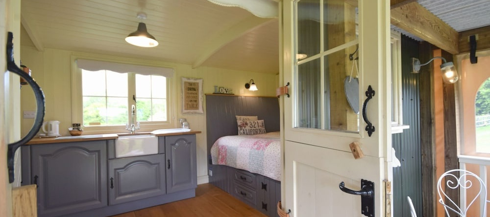 Keepers Cosy, Shepherds Hut , Alresford 491853, 埃尔顿 — 照片 1