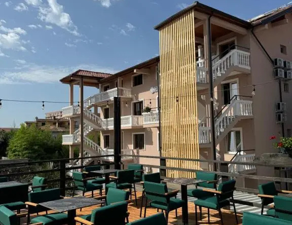 Ikona Hotel, Shkoder — photo 1