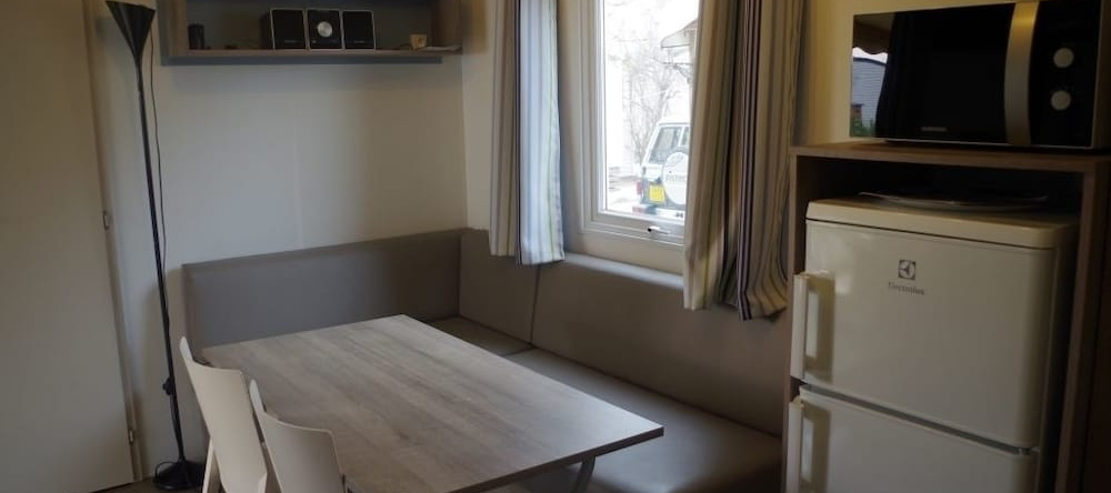 Azur Soleil - Les Pins Maritimes - Campground, 耶尔 — 照片 1