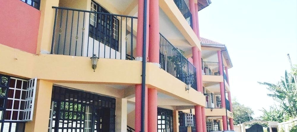 Eleon Inn Hotel, Бунгома — фото 1