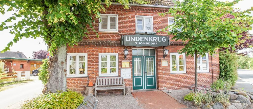 Hotel Lindenkrug, 托姆斯多夫 — 照片 1