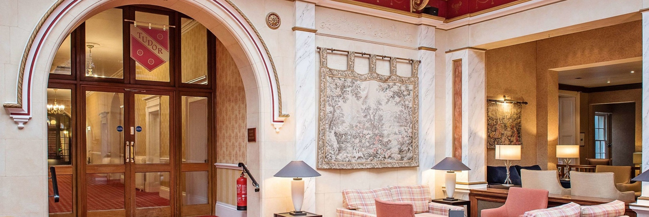 Oatlands Park Hotel, Уэйбридж — фото 1
