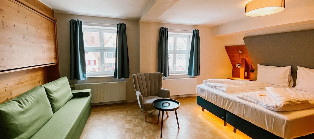 Hotel Gasthaus zur Sonne, 丁克尔斯比尔 — 照片 1