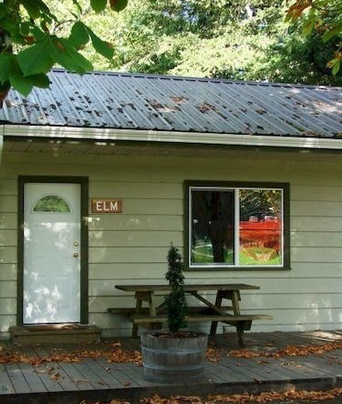 Cabins And Campground At Cultus Lake Park, Озеро Култус — фото 1