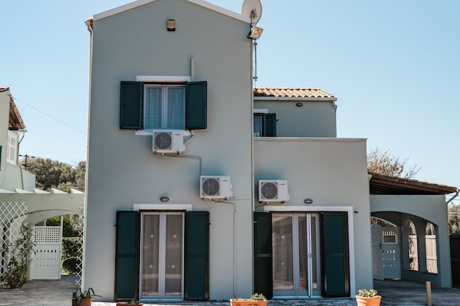 Pyramid City Villas, Perithia — photo 1