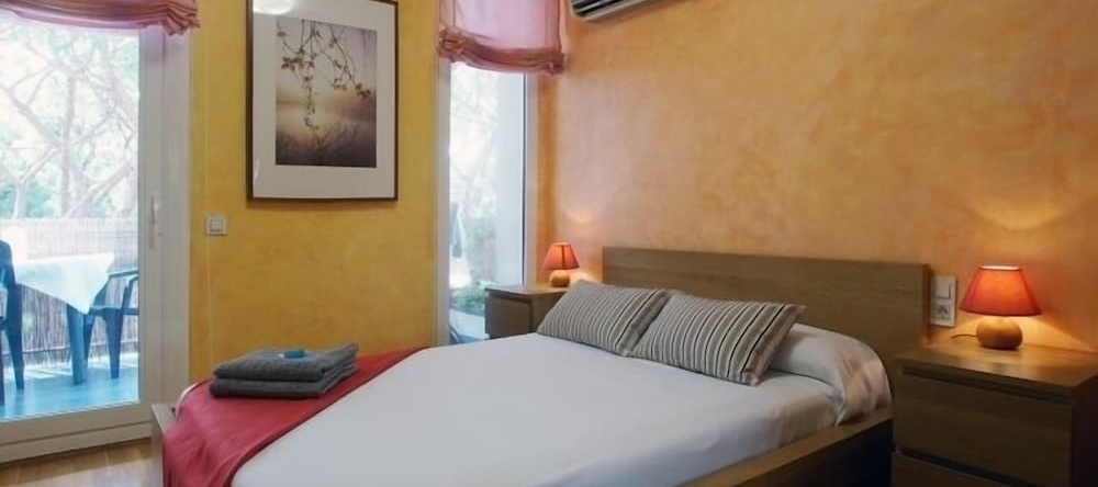 Riva Be my Guest Castelldefels, 加瓦 — 照片 1