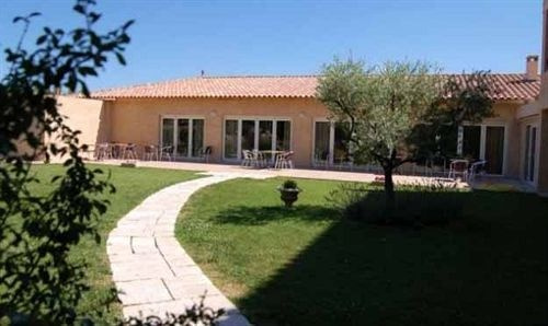 Hôtel-Restaurant La Goutte d'Eau, 佩尔讷莱方丹 — 照片 1