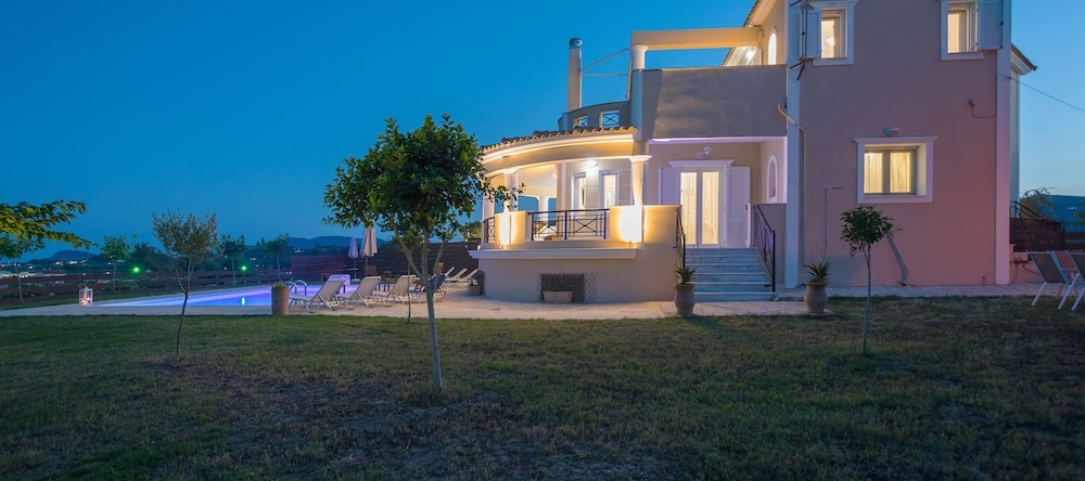 Buena Vista Villa - Hilltop Private Pool & Panoramic Views, 卡尔帕基 — 照片 1