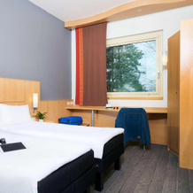 ibis Como, 格兰达泰 — 照片 3
