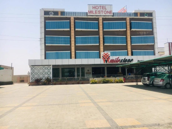 Hotel Milestone, Patan — photo 1
