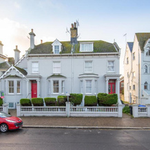 Heene Apartments near Sea by Urban Hazelnut, Worthing — photo 2