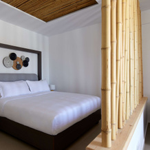 Sea Breeze Santorini Beach Resort, Curio Collection Hilton, 埃克索米蒂斯 — 照片 5