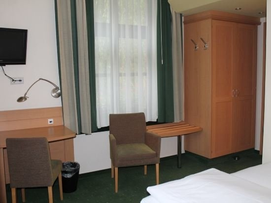 Hotel  Gaststtte Erftruhe, Гревенброх — фото 1