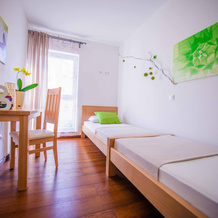 Azalea Apartments, 波德斯特拉纳 — 照片 2