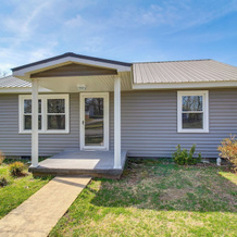 Lakes, Whiskey & More! Charming Home in Tullahoma, Tullahoma — photo 2