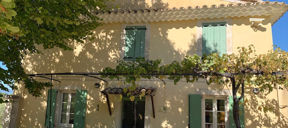 Bastide Casa Mira Au Domaine D' Esclatesang, 5 Ha, Apt, Parc Du Luberon, Сен-Сатюрнен-лез-Авиньон — фото 1