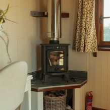 Glamping in Wiltshire in our Luxury Shepherds Hut, Malmesbury — photo 4