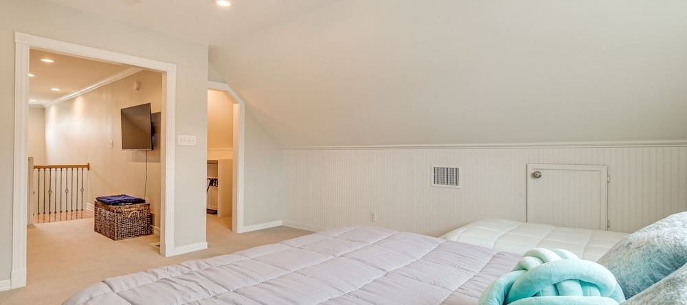 Brenham Rental w/ Deck & Yard < 1 Mi to Downtown!, Brenham — photo 1