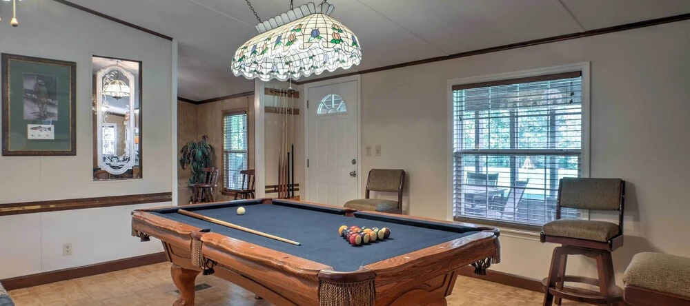 Ooltewah Cabin W/ Grill, Pool Table & Porch!, Ултюа — фото 1