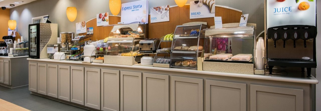 Holiday Inn Express Hotel & Suites Clute - Lake Jackson By Ihg, Клат — фото 1