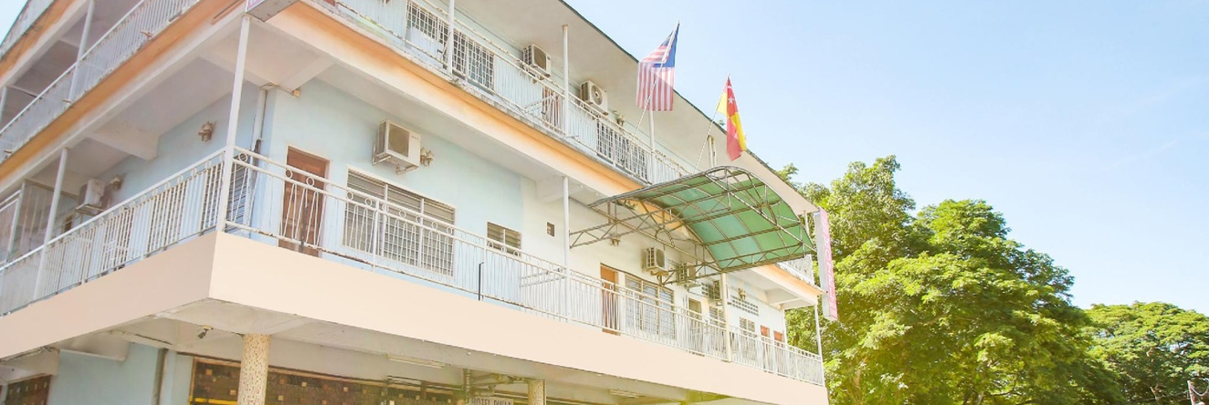 SPOT ON 89626 Hotel Dinar, Sungai Besar — photo 1