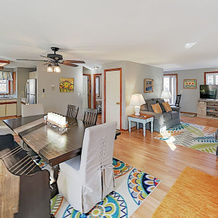 New Listing! Tranquil W/ Deck, Near Beach 4 Bedroom Home, 埃德加敦 — 照片 5