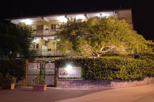 Hotel Il Conte Dell'Etna, 贝尔帕索 — 照片 1