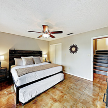 New Listing! Stunning Lakefront W/ Hot Tub & Cove 4 Bedroom Home, 斯派斯伍德 — 照片 4
