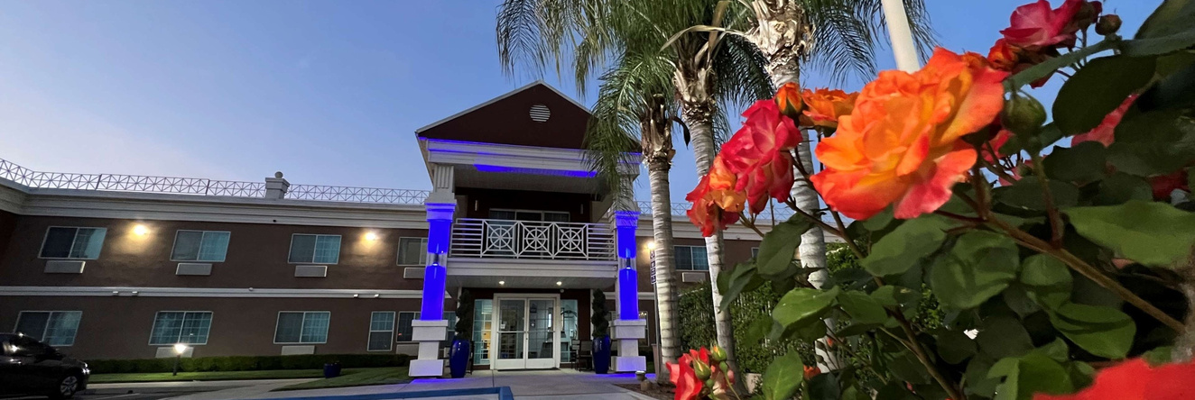 Best Western Americana, 迪努巴 — 照片 1