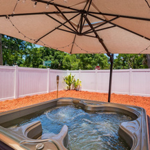 Sleeps 4 Hot Tub Fenced INN, Orient Park — photo 5